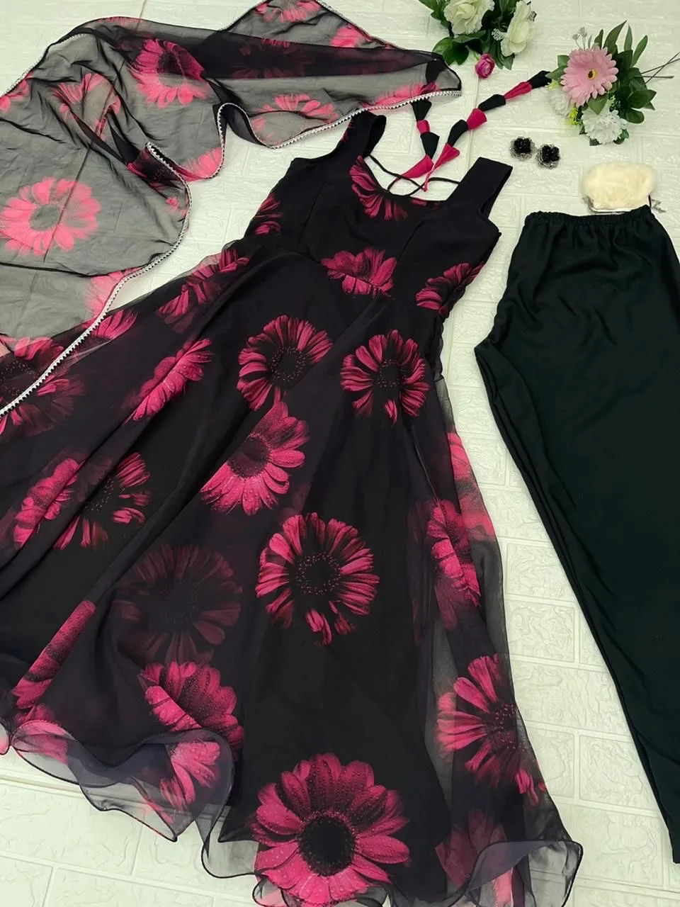 Floral dress - Red maxi dress with flower print – Nuichan