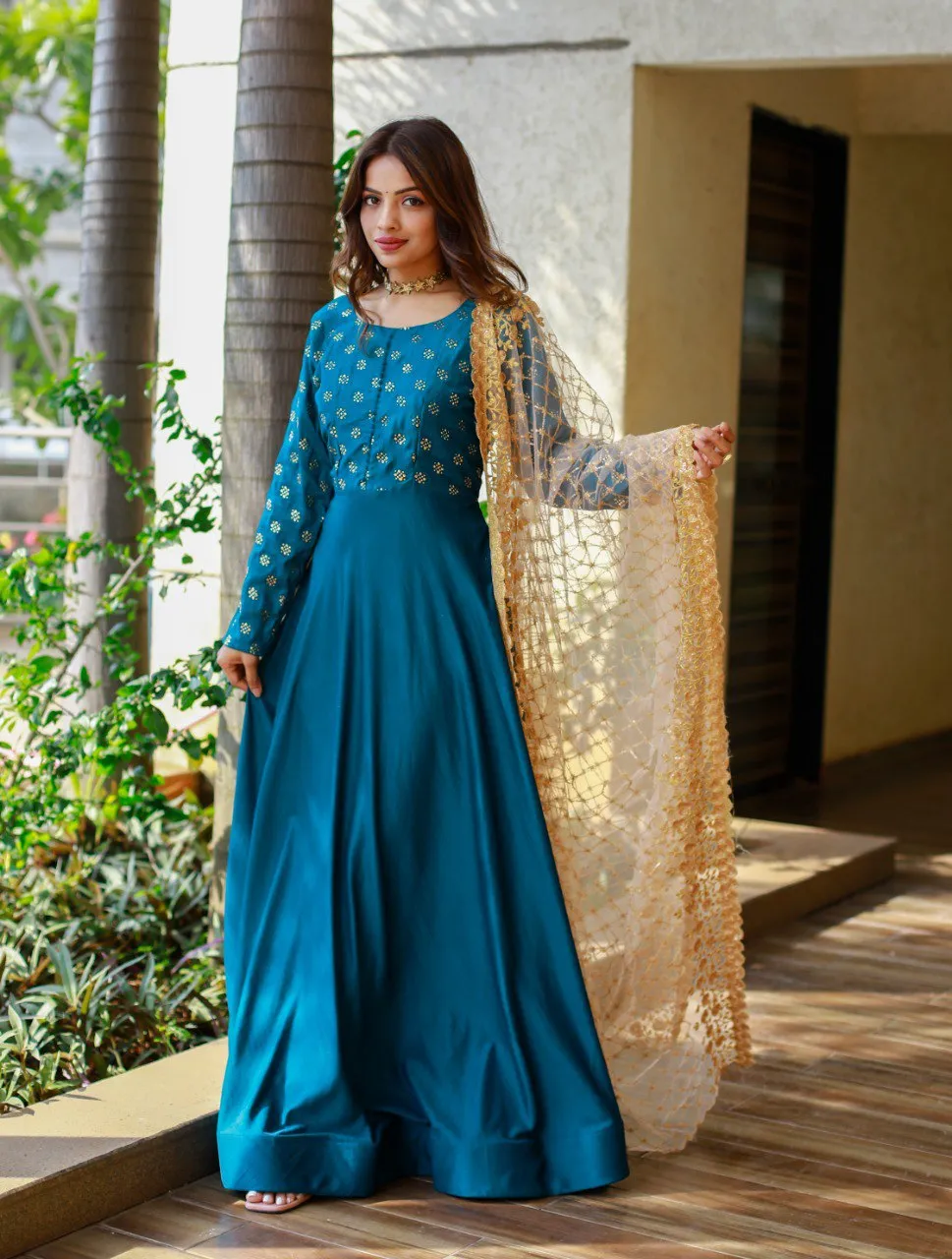 Navy blue gown with belt and dupatta – Label Dee